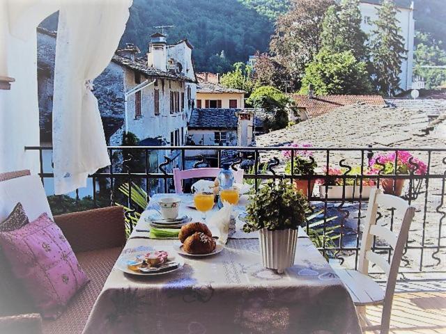 Bb Chiavenna Centro Storico Bed & Breakfast Bagian luar foto